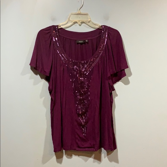 Apt. 9 Tops - ❤️ Nice Top ❤️